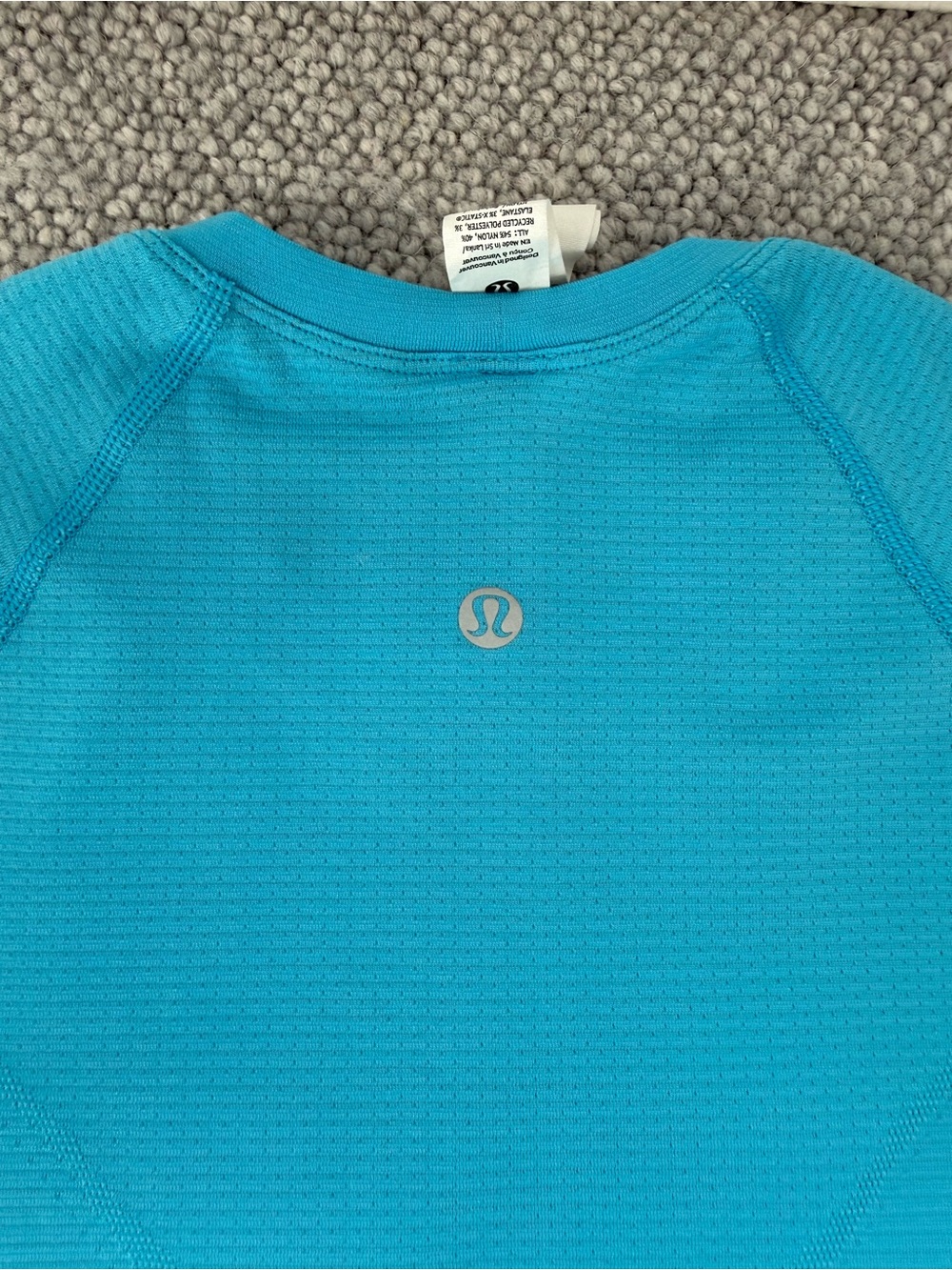 Lululemon light blue Cropped Short Sleeved Swiftly Tech Top size 4 - Picture 3 of 5